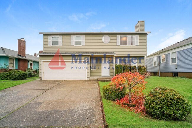 Foto del edificio - Spacious 4 Bedroom Home in the Sought After Rose City Park Neighborhood Just a 1/2 Mile From Prov...