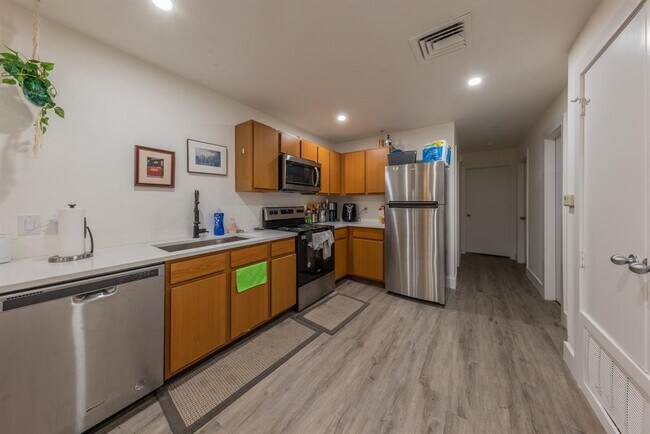 Building Photo - 2824 Rio Grande St