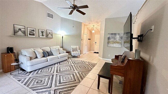Foto del edificio - 790 Pine Shores Cir