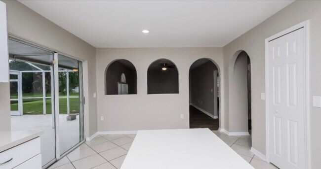 Building Photo - 6409 Gondola Dr