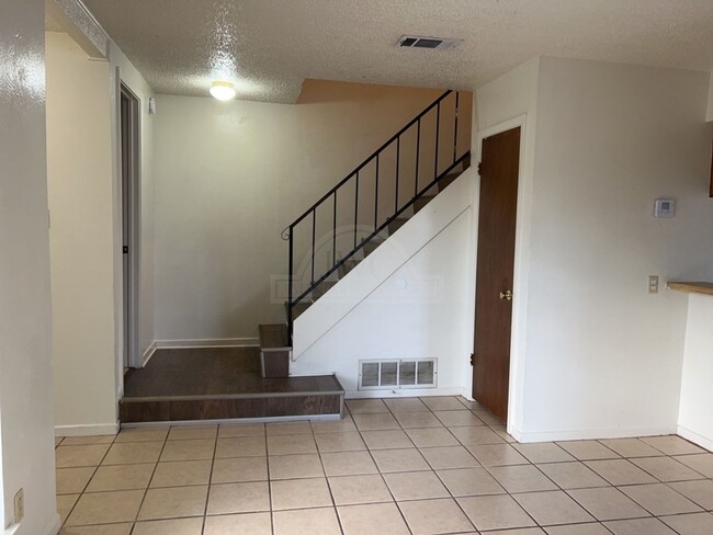 Building Photo - 1204 Covey Ln