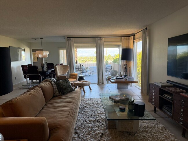 Building Photo - Rimcrest Mid Modern,Long Term, Unfurnished