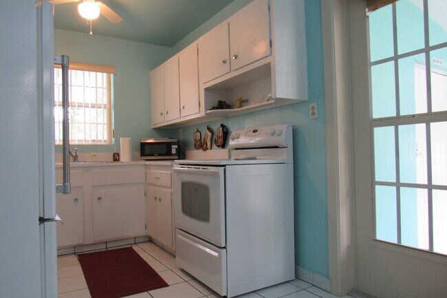 Foto del edificio - Single Family Home with Private Pool - 2 Bedroom plus bonus room!