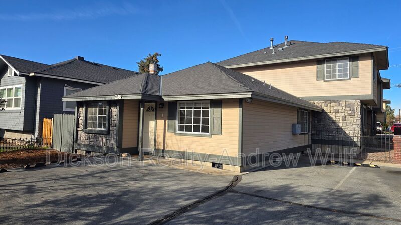 Foto principal - 239 Cheney St