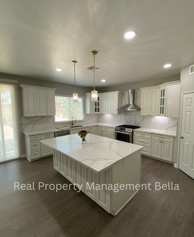 Foto del edificio - 25249 Silverwood Ln
