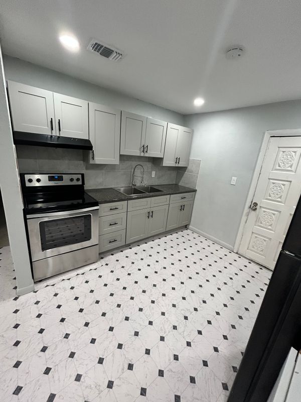 Foto del edificio - 1002 N 16th St