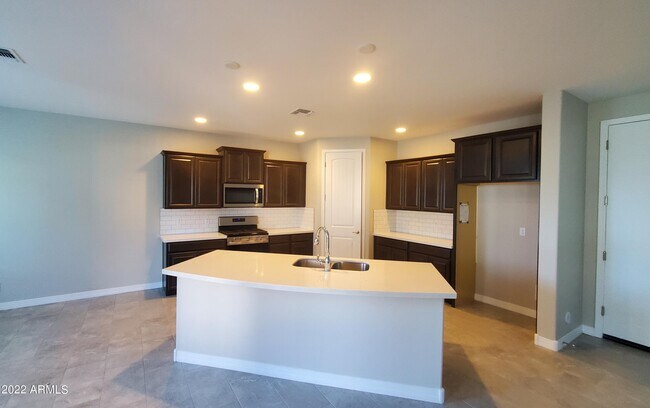 Building Photo - 11533 E Corbin Ave