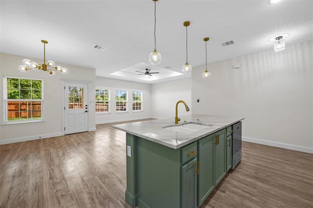 Foto del edificio - 5804 Houghton Ave