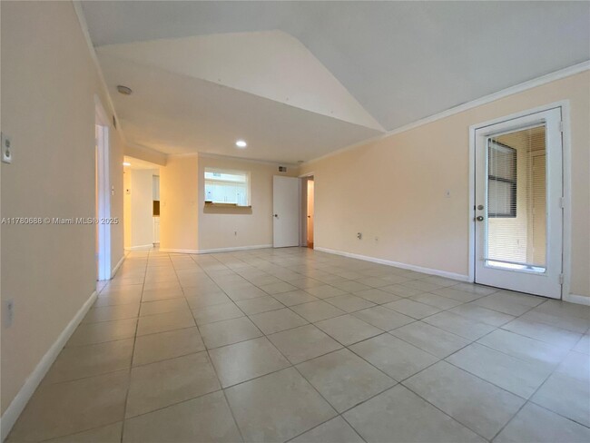 Building Photo - 10440 SW 156th Ct