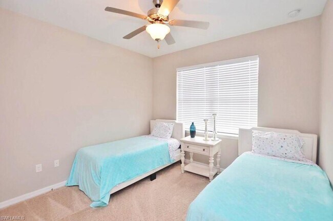 Foto del edificio - Brand new Construction Coach Home in Palom...