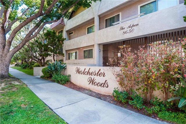 Foto principal - 8650 Belford Ave