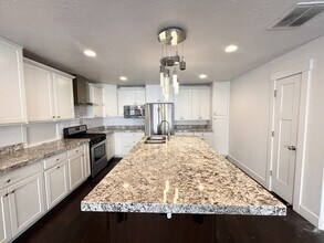 Building Photo - 5052 Moray Ct