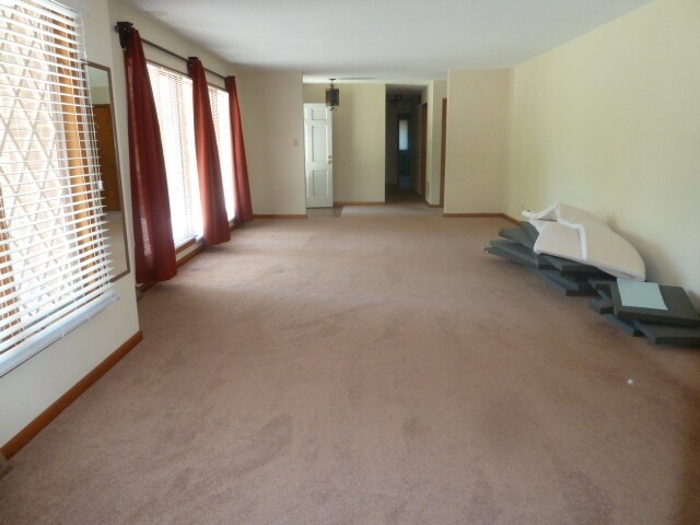 Building Photo - Walk to Campus! Incredible location, amazing space in this sprawling 4br home in downtown Chapel ...