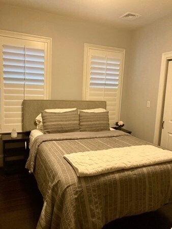 Foto del edificio - 641 E 6th St
