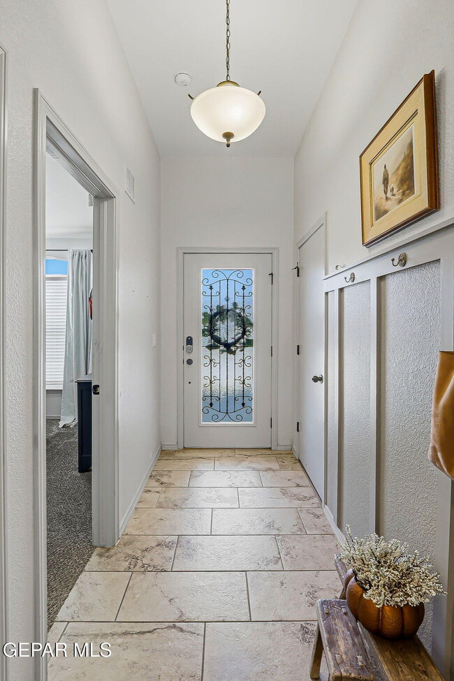 Foto del edificio - 14905 Tierra Escape Ave