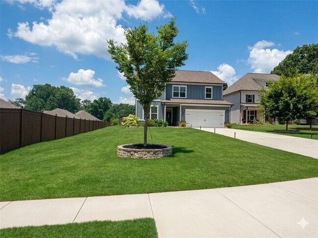 Building Photo - 580 Briard Dr