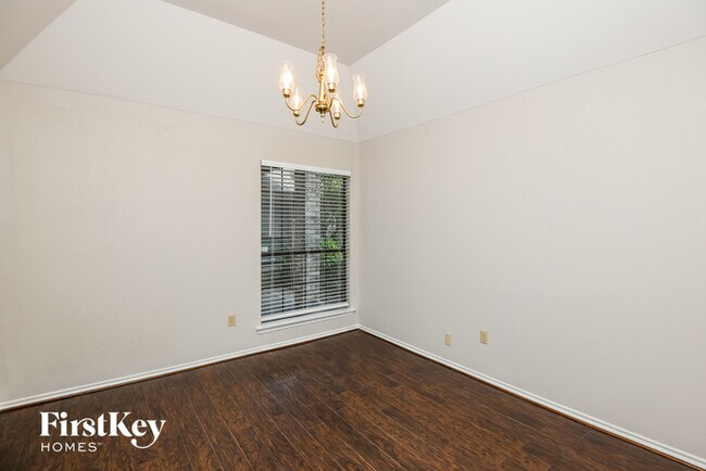 Foto del edificio - 4405 Grey Dawn Dr