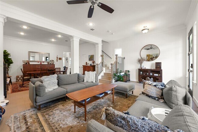 Foto del edificio - 608 W 21st St