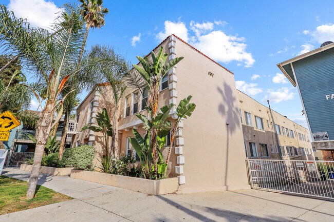 Building Photo - 1932 W 25th St