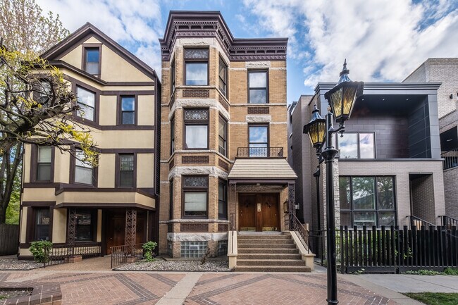 Building Photo - 1415 W Oakdale Ave