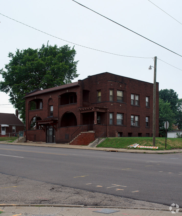 Primary Photo - 315 9th St NE