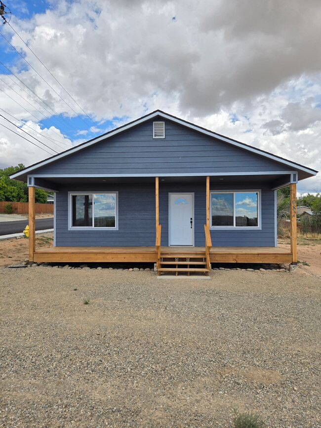 Building Photo - 1082 N Mildred Rd