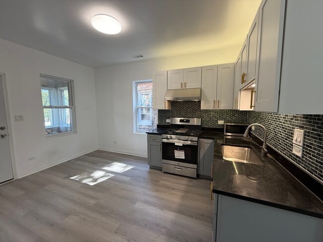 Foto del edificio - 4357 S Whipple St