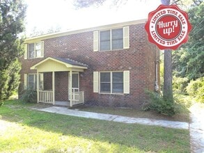Building Photo - 403 Lennon Dr