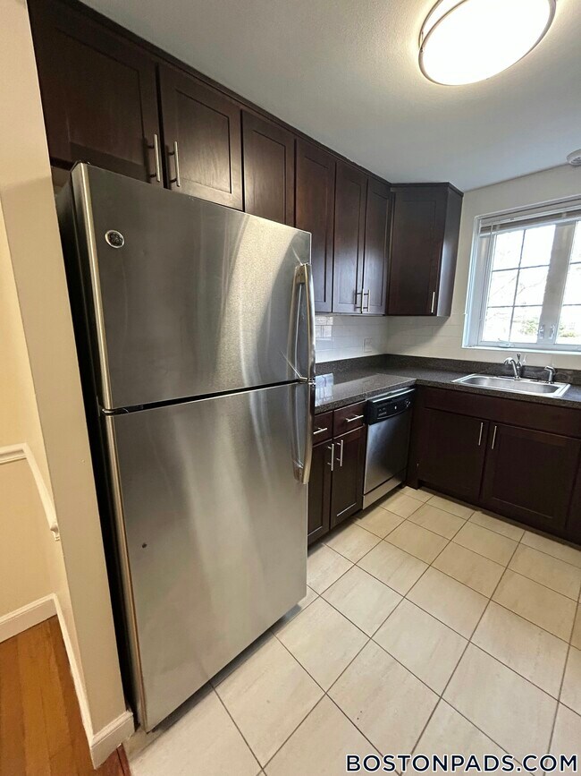 Foto del edificio - 7 Captain Parker Arms