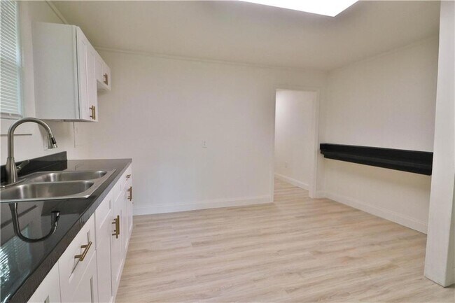 Foto del edificio - 61325 Holly Dr
