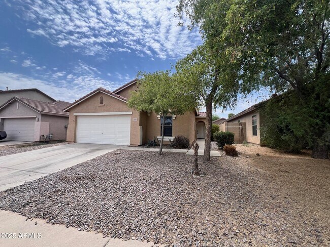 Foto del edificio - 3119 W Silver Creek Dr