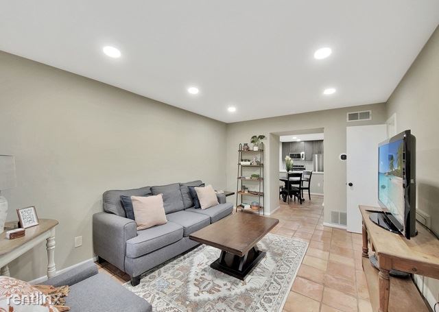 Foto del edificio - 1 br, 1 bath Condo - 222 W Craig Pl