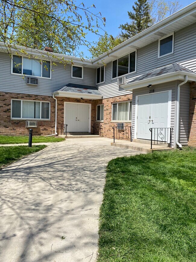 Foto del edificio - 214 S River St