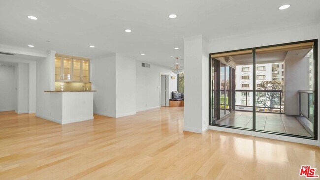 Foto del edificio - 10724 Wilshire Blvd