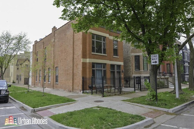 Building Photo - 2458 W Superior St