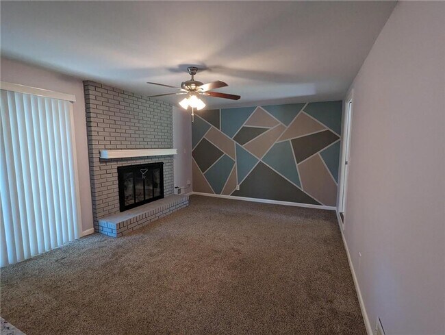 Building Photo - 2944 Meadow Lark Dr