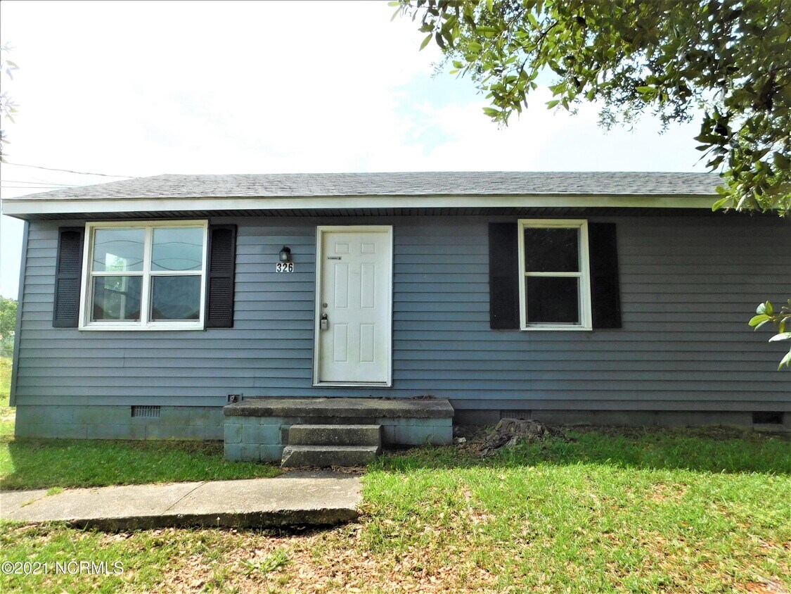 324326 Starling St, Jacksonville, NC 28540 Townhome Rentals in