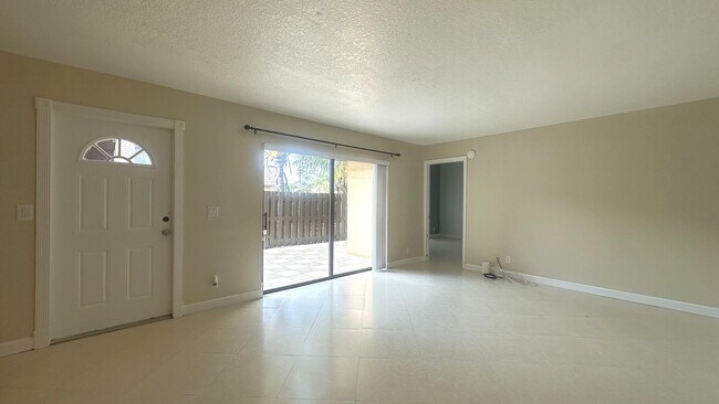 Foto del edificio - 303 Waterview Dr