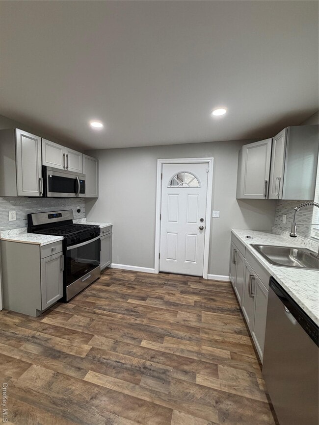 Building Photo - 11 Haab Ave