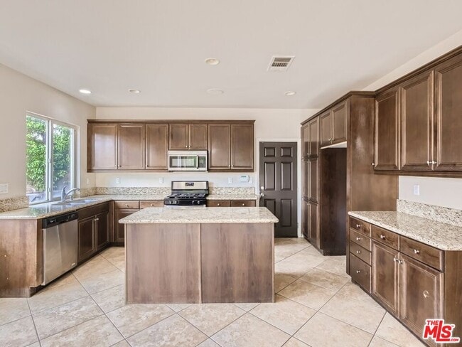 Building Photo - 35808 Quail Run St