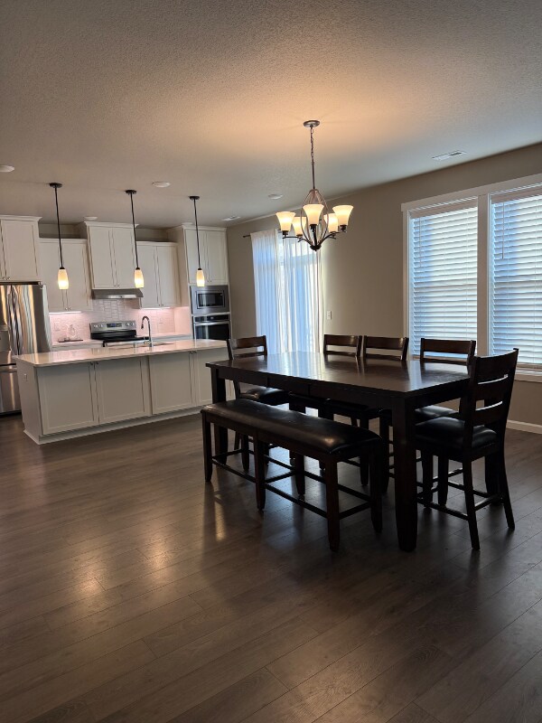 Foto del edificio - 4712 W Merlin St