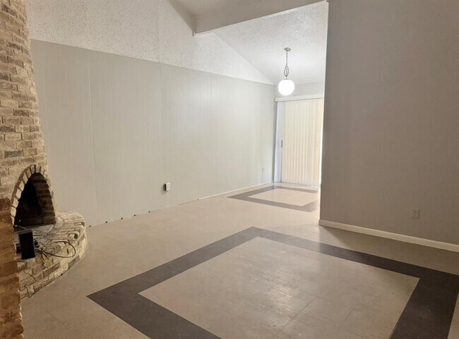 Foto del edificio - 115 Stubblefield Dr