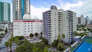 Building Photo - 850 N Miami Ave