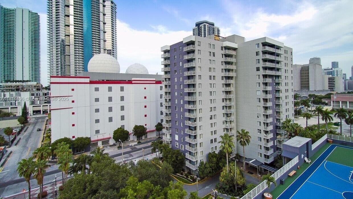 Primary Photo - 850 N Miami Ave