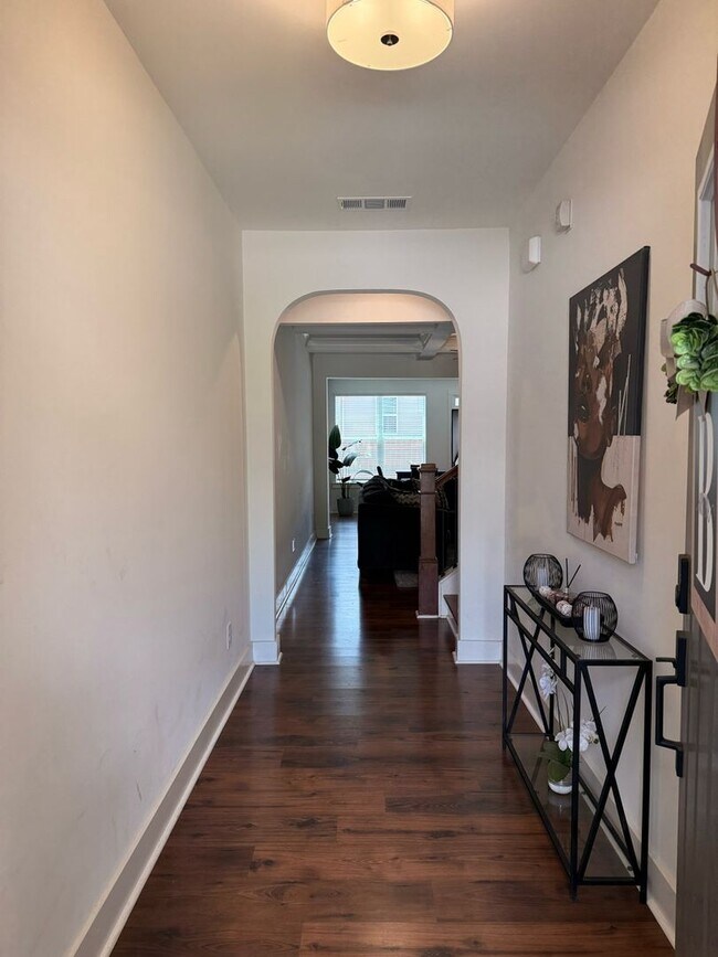 Foto del edificio - 5318 Radford Loop