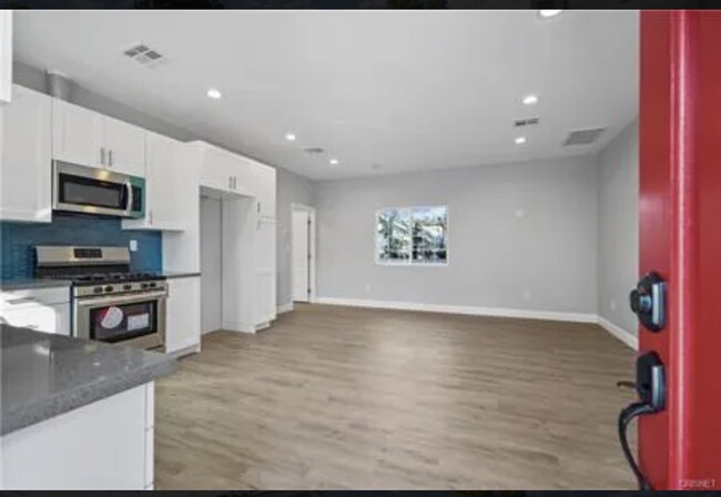 Building Photo - 22117 Avenue San Luis