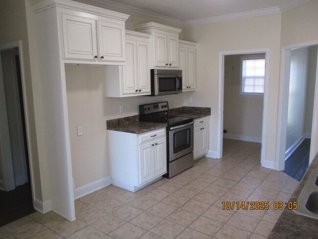 Building Photo - 634 Winifred Rd