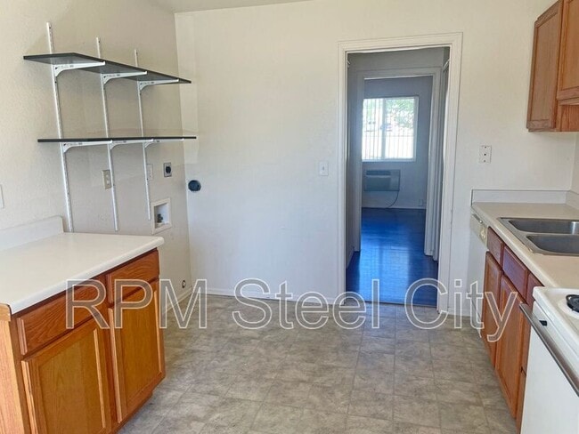 Foto del edificio - 1717 Oakshire Ln