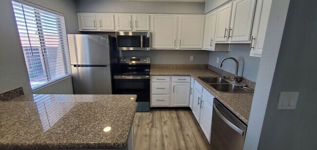 Foto del edificio - Bella Vita Beauty - New Upgrades & Resort-Style Amenities