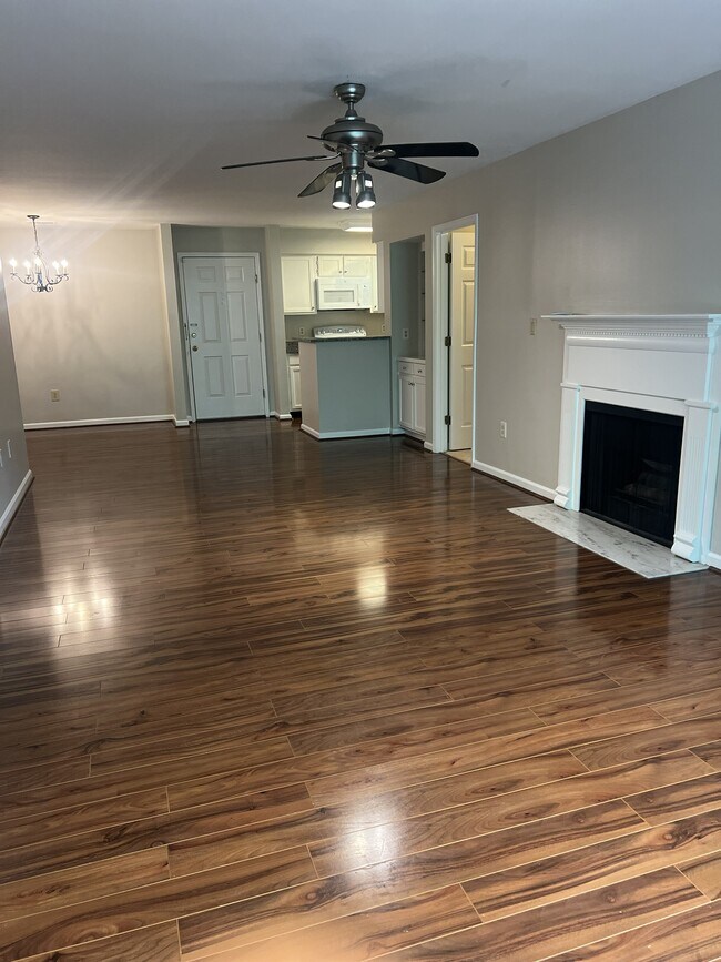 Foto del edificio - 2301 Pine Heights Dr NE